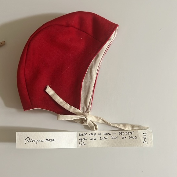 Baby red bonnet size 3-6M - Picture 2 of 2